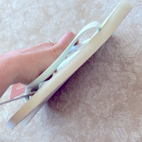 Brand New Havaianas White & Green Irish Good Luck Flip Flops Slide Thong Sandals - Picture 9 of 16